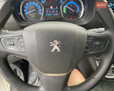 Белый Пежо Эксперт груз.-пасс., объемом двигателя 0 л и пробегом 21 тыс. км за 24500 $, фото 10 на Automoto.ua