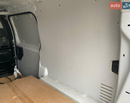 Белый Пежо Эксперт груз.-пасс., объемом двигателя 0 л и пробегом 21 тыс. км за 24500 $, фото 6 на Automoto.ua