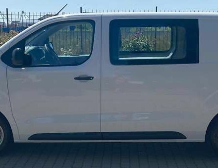 Белый Пежо Эксперт груз.-пасс., объемом двигателя 0 л и пробегом 2 тыс. км за 26500 $, фото 1 на Automoto.ua