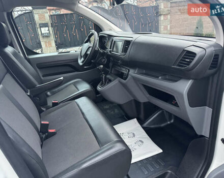 Белый Пежо Эксперт груз.-пасс., объемом двигателя 2 л и пробегом 255 тыс. км за 18800 $, фото 62 на Automoto.ua