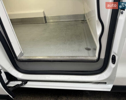 Белый Пежо Эксперт груз.-пасс., объемом двигателя 2 л и пробегом 255 тыс. км за 18800 $, фото 32 на Automoto.ua