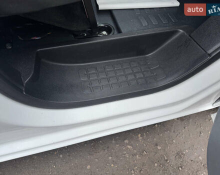 Белый Пежо Эксперт груз.-пасс., объемом двигателя 2 л и пробегом 255 тыс. км за 18800 $, фото 61 на Automoto.ua