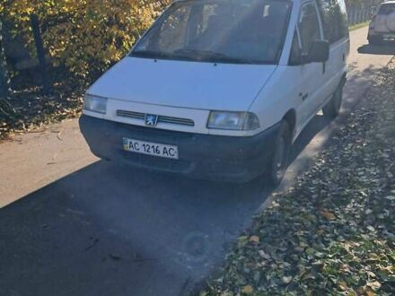 Белый Пежо Эксперт груз.-пасс., объемом двигателя 1.9 л и пробегом 300 тыс. км за 2000 $, фото 1 на Automoto.ua