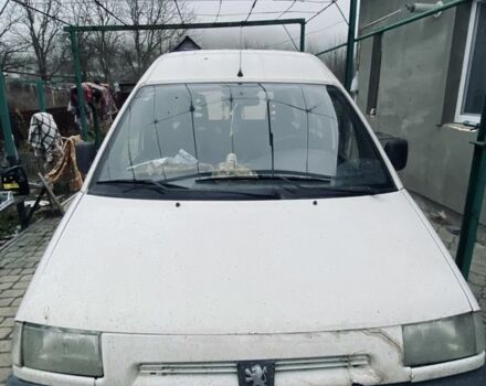 Білий Пежо Експерт вант.-пас., об'ємом двигуна 1.6 л та пробігом 400 тис. км за 700 $, фото 1 на Automoto.ua