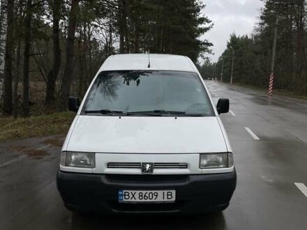 Белый Пежо Эксперт груз.-пасс., объемом двигателя 2 л и пробегом 300 тыс. км за 3500 $, фото 1 на Automoto.ua