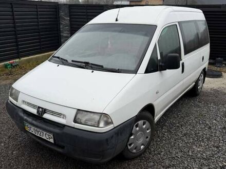 Белый Пежо Эксперт груз.-пасс., объемом двигателя 2 л и пробегом 302 тыс. км за 3999 $, фото 1 на Automoto.ua