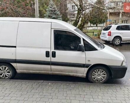 Белый Пежо Эксперт груз.-пасс., объемом двигателя 2 л и пробегом 425 тыс. км за 3200 $, фото 1 на Automoto.ua