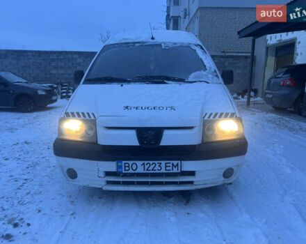 Белый Пежо Эксперт груз.-пасс., объемом двигателя 2 л и пробегом 360 тыс. км за 3499 $, фото 1 на Automoto.ua