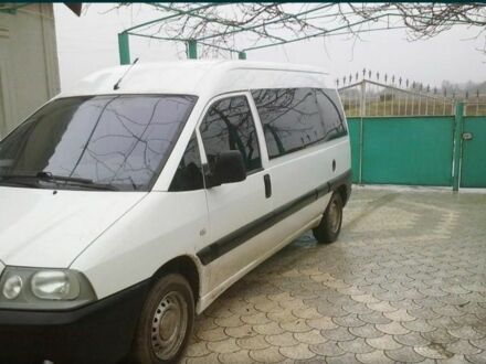 Белый Пежо Эксперт груз.-пасс., объемом двигателя 1 л и пробегом 310 тыс. км за 5000 $, фото 1 на Automoto.ua