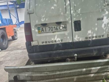 Белый Пежо Эксперт груз.-пасс., объемом двигателя 2 л и пробегом 478 тыс. км за 4000 $, фото 1 на Automoto.ua