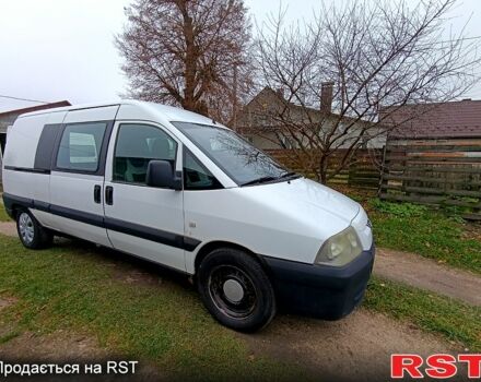 Белый Пежо Эксперт груз.-пасс., объемом двигателя 2 л и пробегом 484 тыс. км за 3800 $, фото 1 на Automoto.ua
