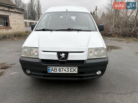 Белый Пежо Эксперт груз.-пасс., объемом двигателя 2 л и пробегом 319 тыс. км за 3700 $, фото 1 на Automoto.ua