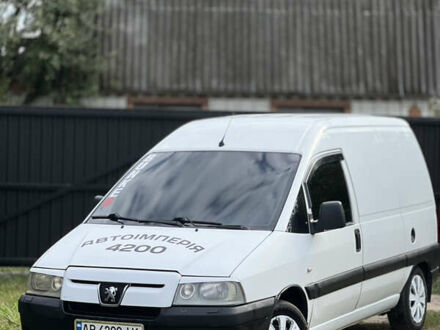 Белый Пежо Эксперт груз.-пасс., объемом двигателя 2 л и пробегом 432 тыс. км за 3600 $, фото 1 на Automoto.ua