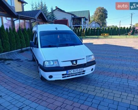 Белый Пежо Эксперт груз.-пасс., объемом двигателя 2 л и пробегом 500 тыс. км за 2900 $, фото 1 на Automoto.ua