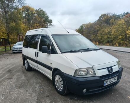Белый Пежо Эксперт груз.-пасс., объемом двигателя 2 л и пробегом 320 тыс. км за 4006 $, фото 1 на Automoto.ua