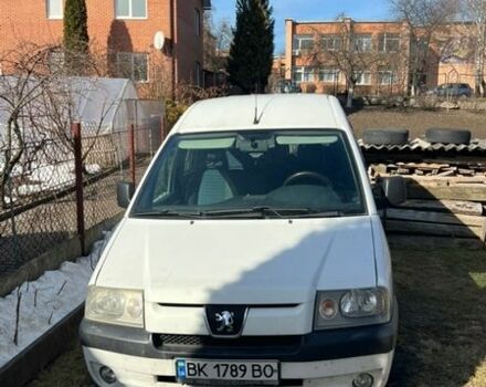 Белый Пежо Эксперт груз.-пасс., объемом двигателя 1.9 л и пробегом 195 тыс. км за 4200 $, фото 1 на Automoto.ua
