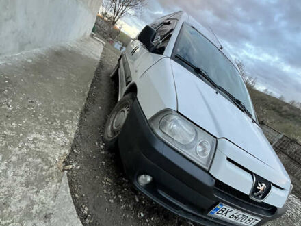 Белый Пежо Эксперт груз.-пасс., объемом двигателя 2 л и пробегом 311 тыс. км за 3000 $, фото 1 на Automoto.ua