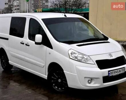 Белый Пежо Эксперт груз.-пасс., объемом двигателя 0 л и пробегом 260 тыс. км за 8800 $, фото 1 на Automoto.ua