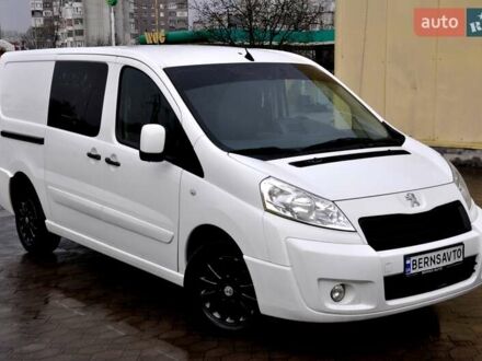 Белый Пежо Эксперт груз.-пасс., объемом двигателя 2 л и пробегом 240 тыс. км за 8999 $, фото 1 на Automoto.ua
