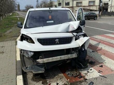 Пежо Експерт вант.-пас. 2019 у Мукачеве на Automoto.ua Білий Пежо Експерт вант.-пас., об'ємом двигуна 2 л та пробігом 268 тис. км за 6989 $, фото 1 на Automoto.ua