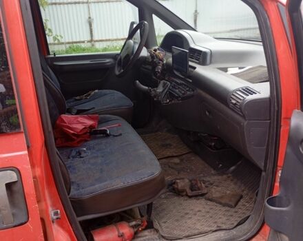 Черный Пежо Эксперт груз.-пасс., объемом двигателя 1.8 л и пробегом 185 тыс. км за 1800 $, фото 1 на Automoto.ua