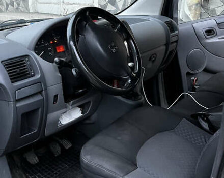 Чорний Пежо Експерт вант.-пас., об'ємом двигуна 2 л та пробігом 450 тис. км за 9000 $, фото 5 на Automoto.ua