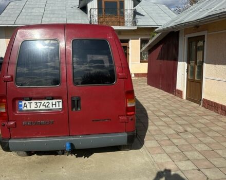 Красный Пежо Эксперт груз.-пасс., объемом двигателя 1.6 л и пробегом 312 тыс. км за 2150 $, фото 3 на Automoto.ua