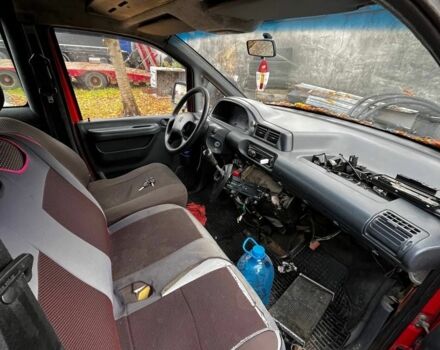 Червоний Пежо Експерт вант.-пас., об'ємом двигуна 1.9 л та пробігом 591 тис. км за 800 $, фото 7 на Automoto.ua