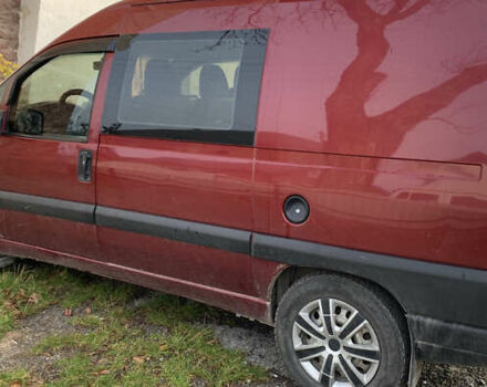 Красный Пежо Эксперт груз.-пасс., объемом двигателя 2 л и пробегом 580 тыс. км за 5100 $, фото 1 на Automoto.ua