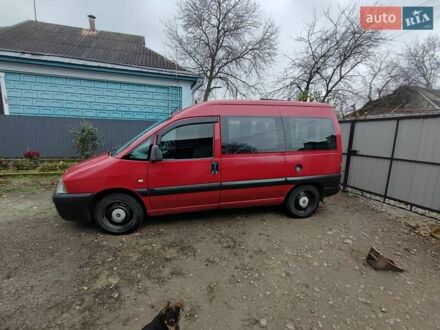 Красный Пежо Эксперт груз.-пасс., объемом двигателя 1.9 л и пробегом 372 тыс. км за 4300 $, фото 1 на Automoto.ua