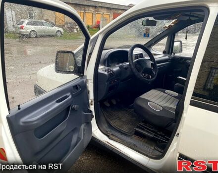 Пежо Эксперт груз.-пасс., объемом двигателя 1.6 л и пробегом 400 тыс. км за 2500 $, фото 11 на Automoto.ua