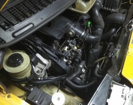 Пежо Эксперт груз.-пасс. 2006 в Виннице на Automoto.ua Желтый Пежо Эксперт груз.-пасс., объемом двигателя 1.9 л и пробегом 270 тыс. км за 4200 $, фото 5 на Automoto.ua