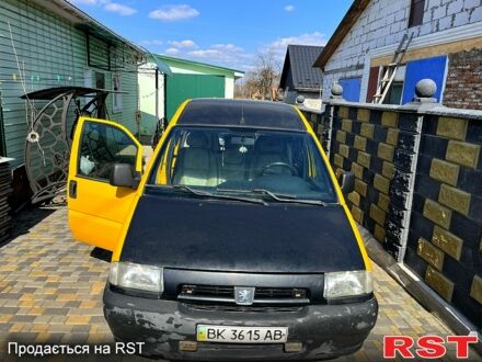 Пежо Експерт вант.-пас. 2001 у Рівному на Automoto.ua Жовтий Пежо Експерт вант.-пас., об'ємом двигуна 2 л та пробігом 400 тис. км за 3600 $, фото 1 на Automoto.ua