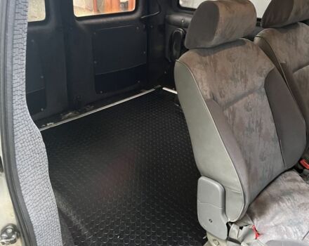 Серый Пежо Эксперт груз.-пасс., объемом двигателя 2 л и пробегом 444 тыс. км за 4000 $, фото 4 на Automoto.ua