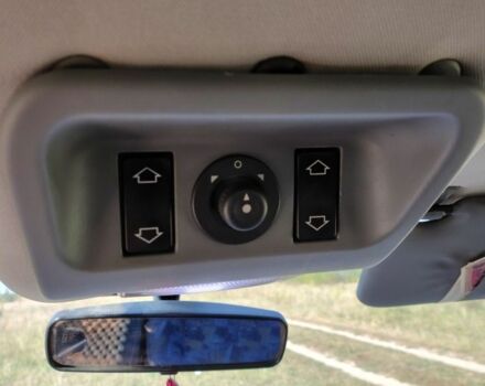 Пежо Эксперт груз.-пасс. 2000 в Яворове на Automoto.ua Серый Пежо Эксперт груз.-пасс., объемом двигателя 1.9 л и пробегом 490 тыс. км за 3600 $, фото 6 на Automoto.ua