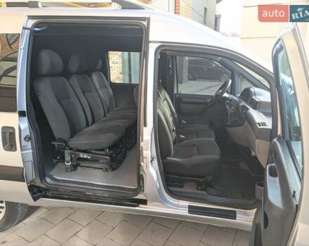 Сірий Пежо Експерт вант.-пас., об'ємом двигуна 2 л та пробігом 250 тис. км за 3999 $, фото 15 на Automoto.ua