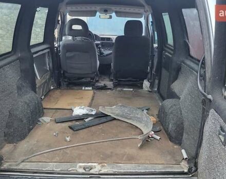 Серый Пежо Эксперт груз.-пасс., объемом двигателя 2 л и пробегом 300 тыс. км за 2300 $, фото 18 на Automoto.ua