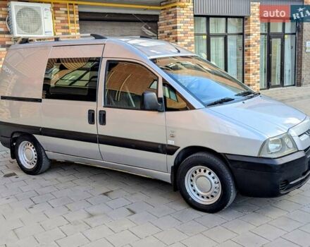 Серый Пежо Эксперт груз.-пасс., объемом двигателя 2 л и пробегом 250 тыс. км за 3999 $, фото 4 на Automoto.ua