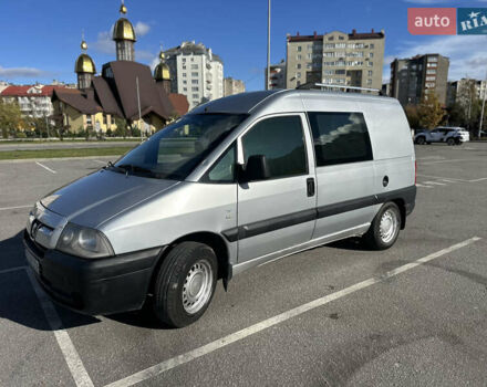 Серый Пежо Эксперт груз.-пасс., объемом двигателя 2 л и пробегом 440 тыс. км за 4000 $, фото 1 на Automoto.ua