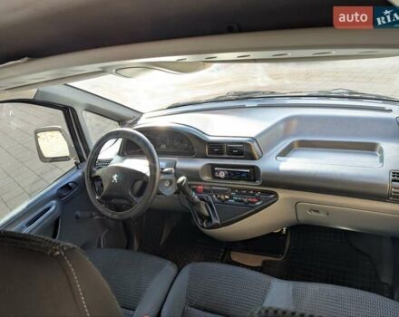 Серый Пежо Эксперт груз.-пасс., объемом двигателя 2 л и пробегом 250 тыс. км за 3999 $, фото 10 на Automoto.ua