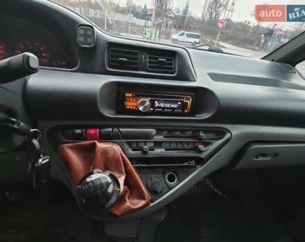 Серый Пежо Эксперт груз.-пасс., объемом двигателя 2 л и пробегом 300 тыс. км за 3700 $, фото 11 на Automoto.ua