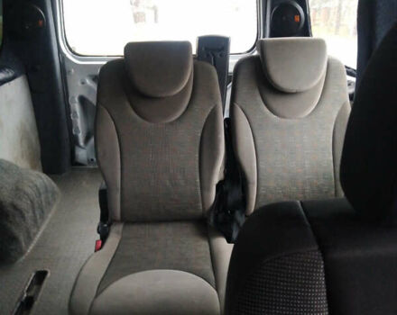 Серый Пежо Эксперт груз.-пасс., объемом двигателя 2 л и пробегом 274 тыс. км за 5500 $, фото 6 на Automoto.ua