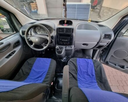 Серый Пежо Эксперт груз.-пасс., объемом двигателя 1.6 л и пробегом 320 тыс. км за 5700 $, фото 7 на Automoto.ua