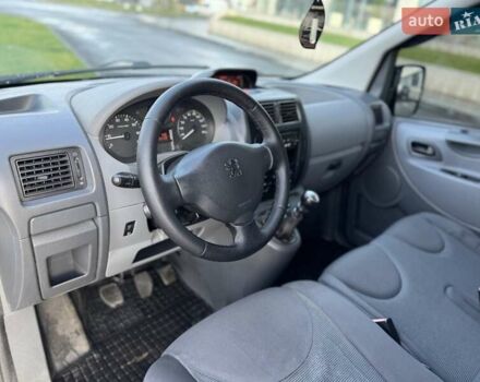 Серый Пежо Эксперт груз.-пасс., объемом двигателя 2 л и пробегом 289 тыс. км за 9900 $, фото 9 на Automoto.ua