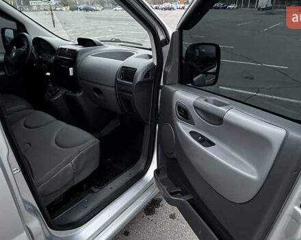 Серый Пежо Эксперт груз.-пасс., объемом двигателя 2 л и пробегом 289 тыс. км за 9300 $, фото 10 на Automoto.ua