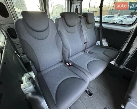 Серый Пежо Эксперт груз.-пасс., объемом двигателя 2 л и пробегом 289 тыс. км за 9900 $, фото 22 на Automoto.ua