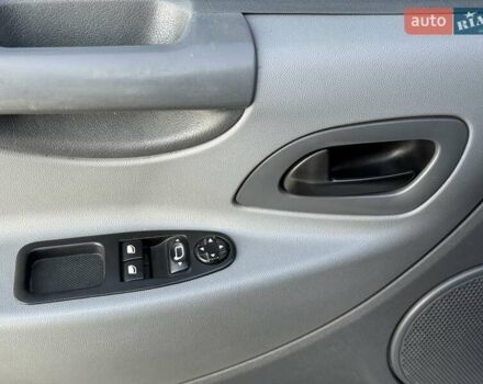 Серый Пежо Эксперт груз.-пасс., объемом двигателя 2 л и пробегом 289 тыс. км за 9900 $, фото 19 на Automoto.ua