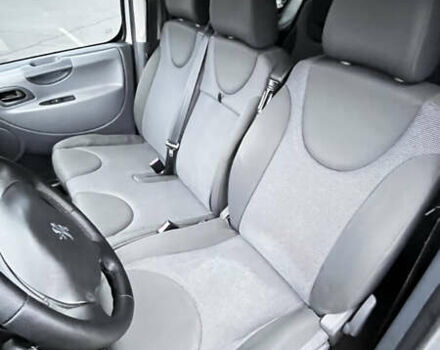 Серый Пежо Эксперт груз.-пасс., объемом двигателя 2 л и пробегом 289 тыс. км за 9300 $, фото 18 на Automoto.ua