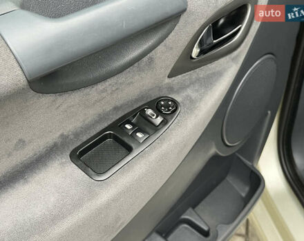 Сірий Пежо Експерт вант.-пас., об'ємом двигуна 2 л та пробігом 226 тис. км за 12800 $, фото 40 на Automoto.ua