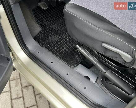 Сірий Пежо Експерт вант.-пас., об'ємом двигуна 2 л та пробігом 226 тис. км за 12800 $, фото 41 на Automoto.ua